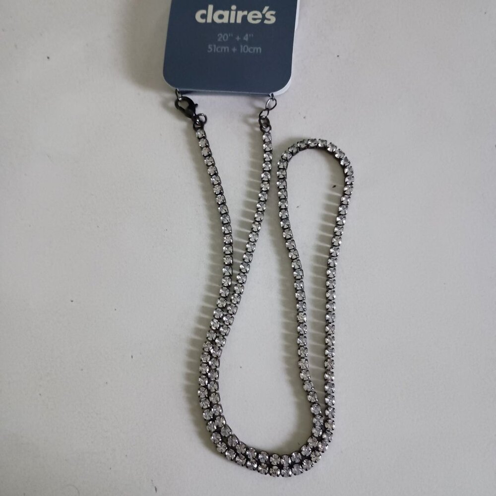 NWT Claire's cubic zirconia crystal necklace 20"+4" charcoal gray backing
